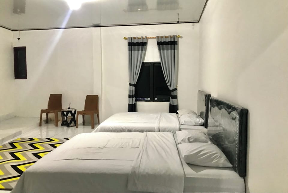 Egyptian cotton sheets, premium bedding, desk, laptop workspace
