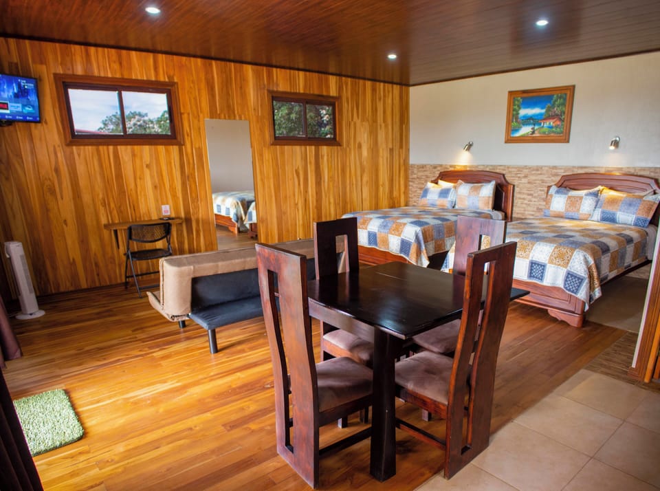 Family Room, 1 Bedroom | Egyptian cotton sheets, premium bedding, down comforters
