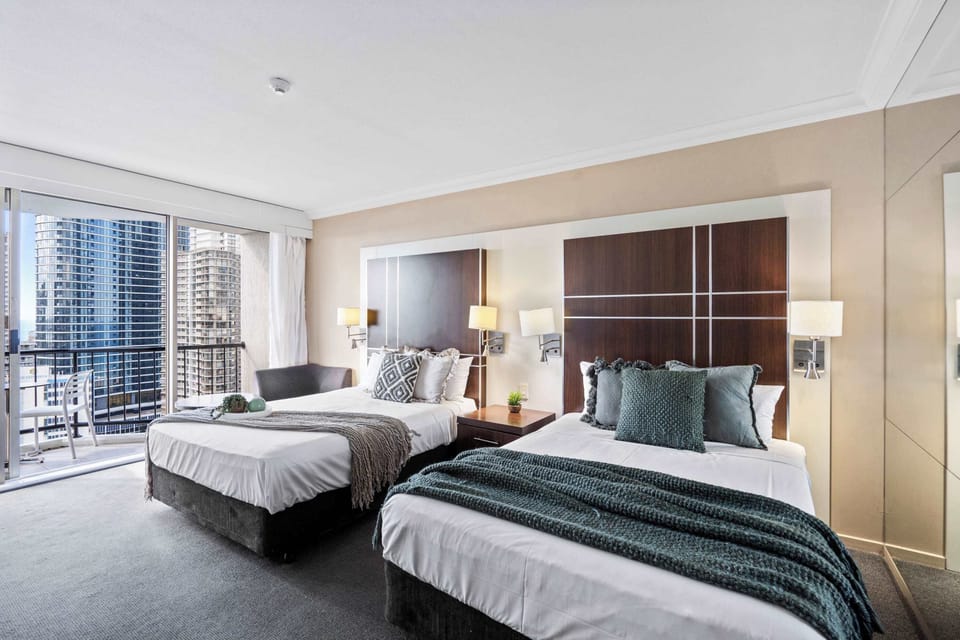 Spacious studio with two double beds and north facing ocean views
