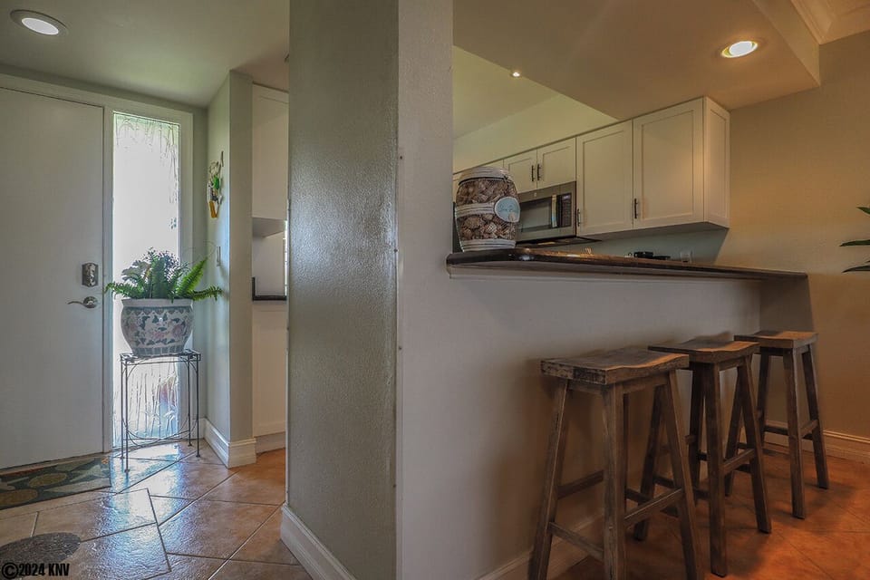 Breakfast Bar is the perfect spot to make your plans for your day at the beach