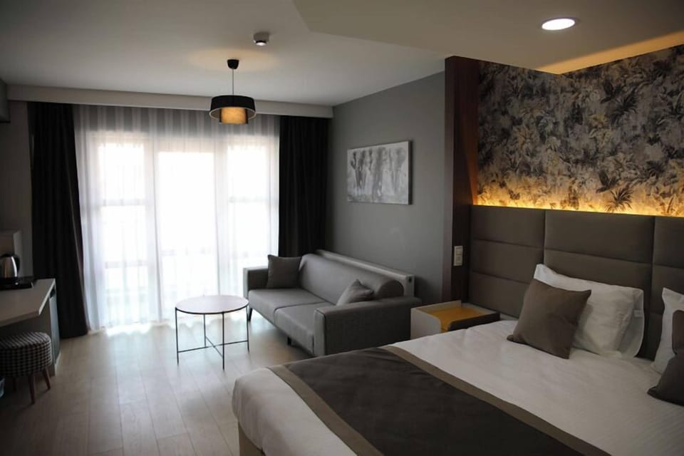 In-room safe, desk, blackout drapes, free WiFi