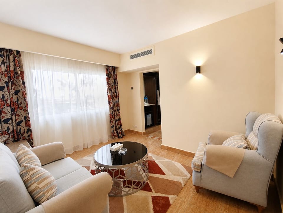 LED TV, fireplace, table tennis