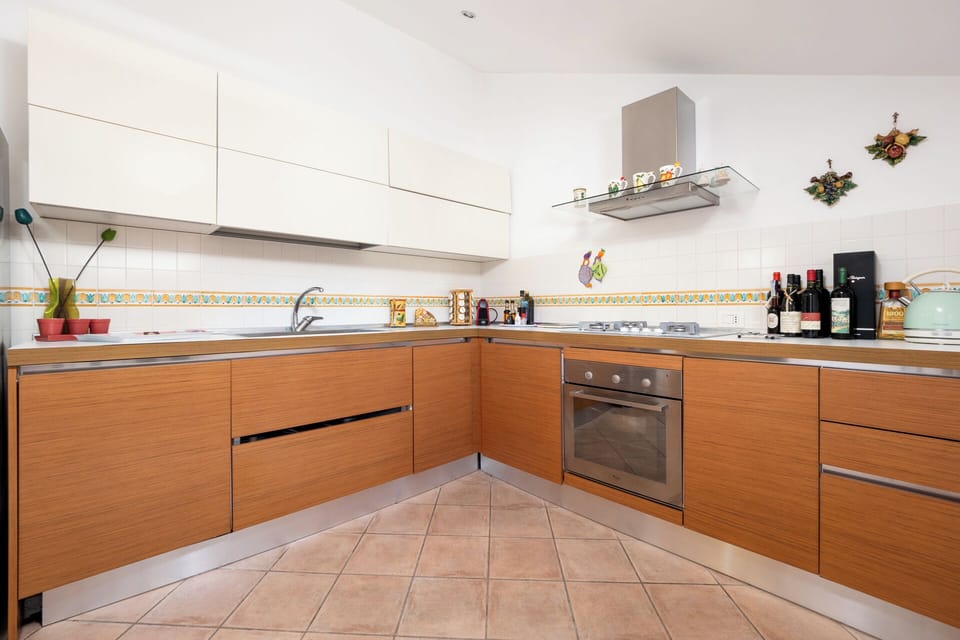 Family Apartment | Private kitchen | Full-size fridge, microwave, oven, dishwasher