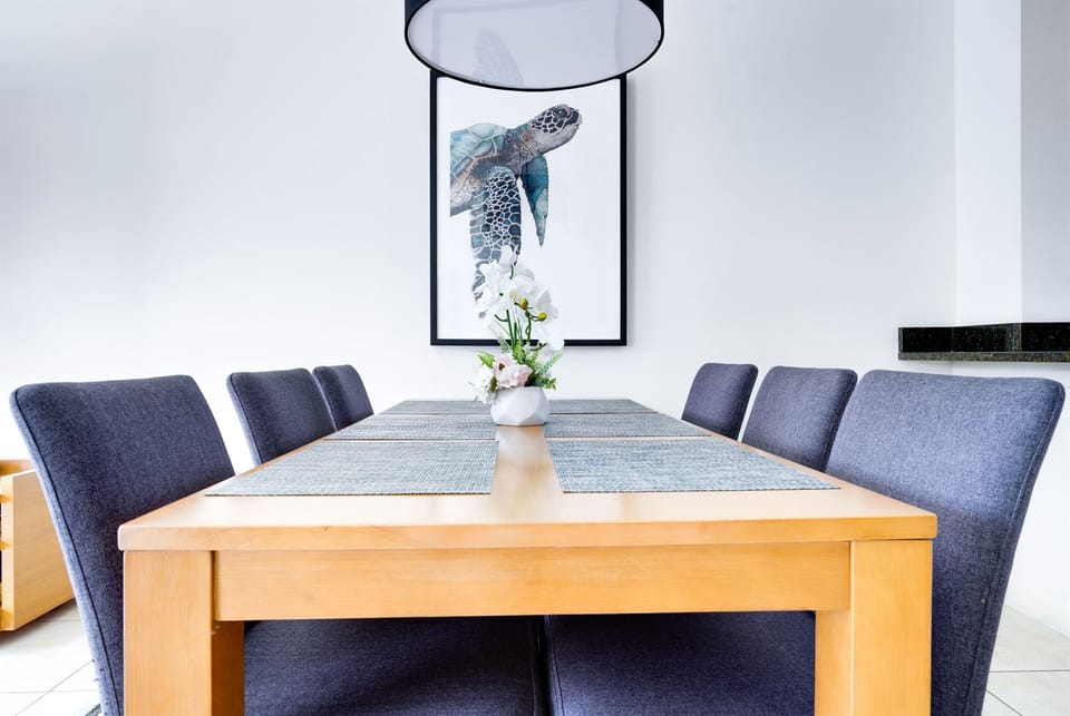 Dining room with seating for 6