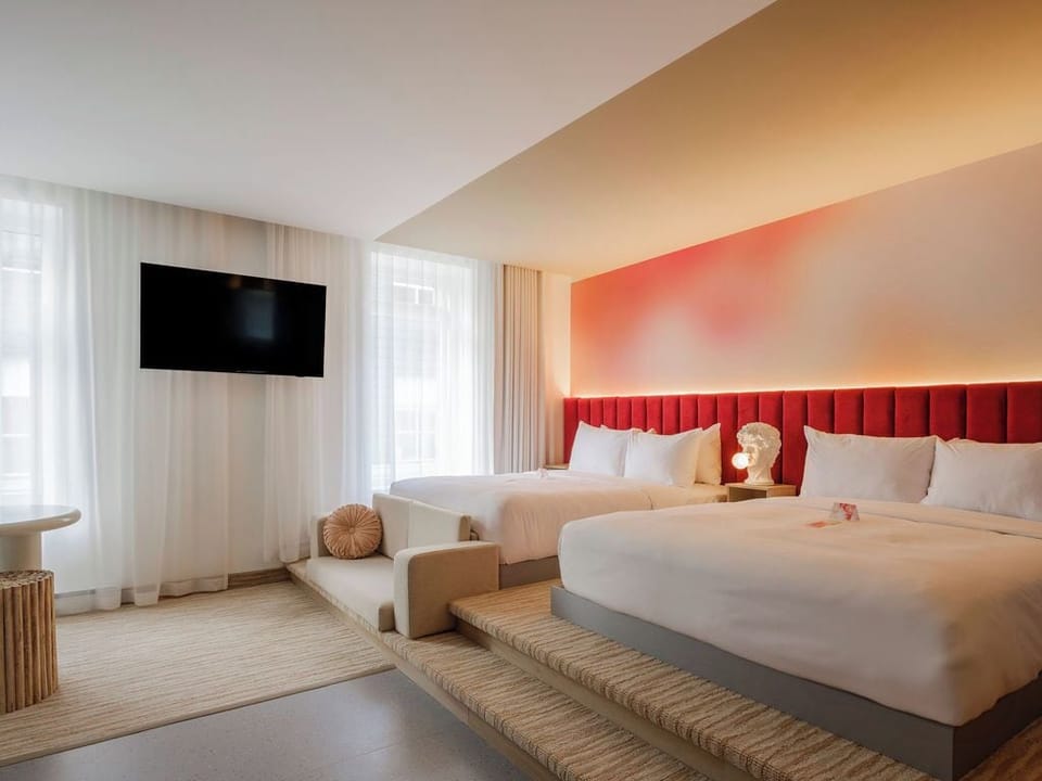 Premium bedding, down comforters, in-room safe, individually decorated