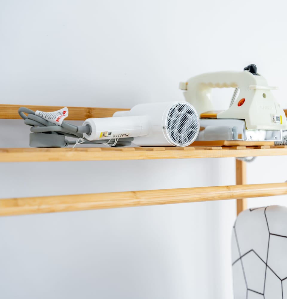 Iron/ironing board