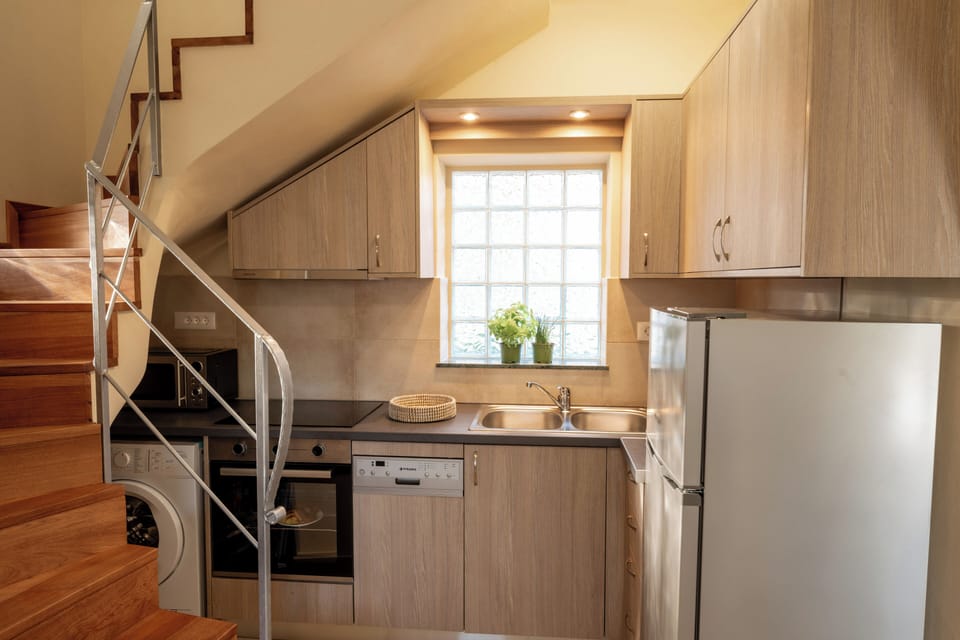 Practical and fully equipped kitchen. 