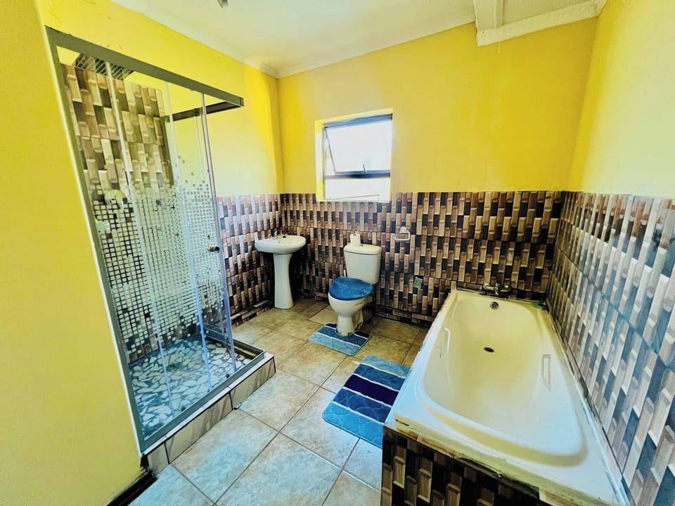 Room, 1 Bedroom, Balcony, Garden View | Bathroom