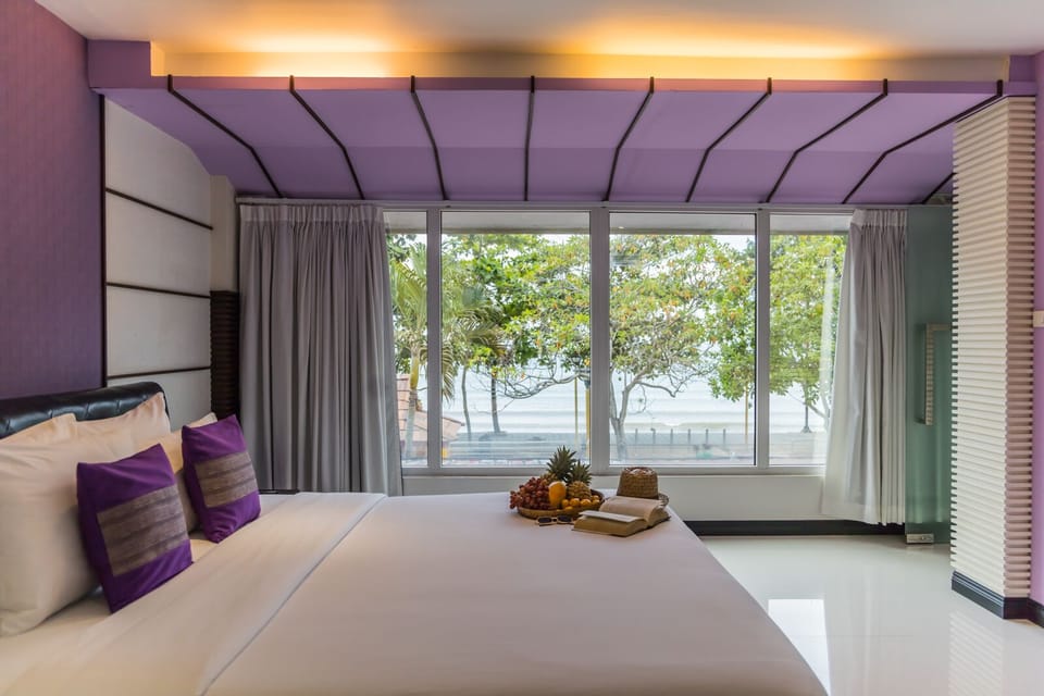 Family Suite, 1 Bedroom, Garden View | In-room safe, individually furnished, desk, laptop workspace