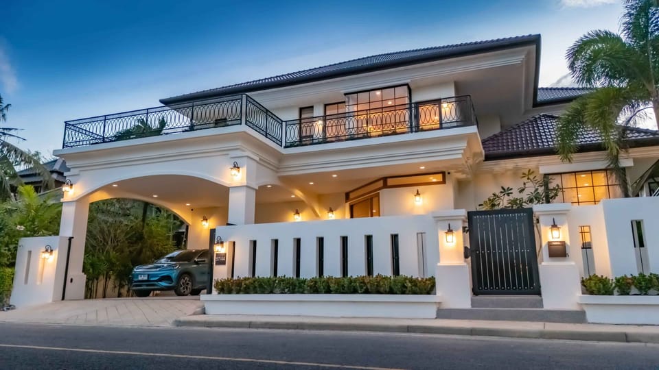 Villa Front