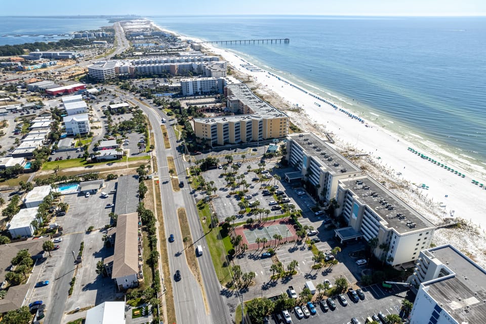 Condo, 3 Bedrooms | Aerial view