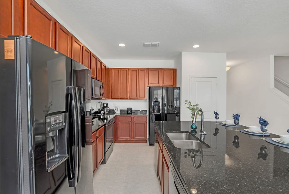 High End Appliances in Fully Equipped Chef's Kitchen