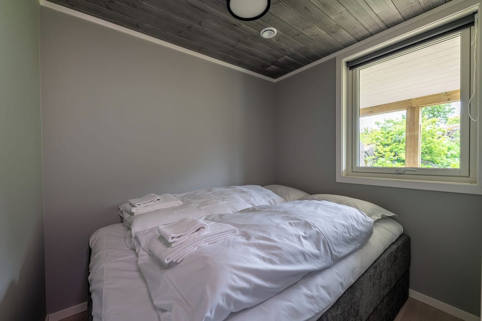 Standard Double | Memory foam beds, free WiFi, bed sheets