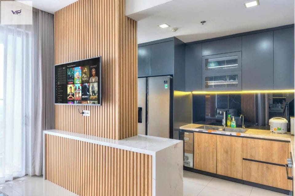 Luxury Apartment, 3 Bedrooms, Patio, City View | Private kitchen | Fridge, microwave, stovetop, rice cooker