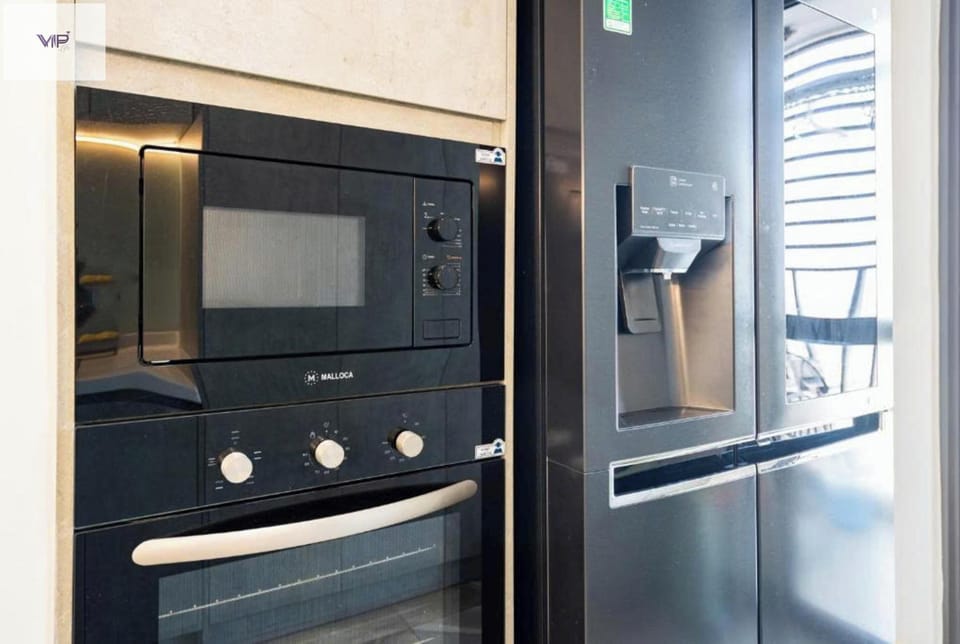 Panoramic Apartment, 2 Bedrooms, Patio, City View | Private kitchen | Fridge, microwave, stovetop, rice cooker