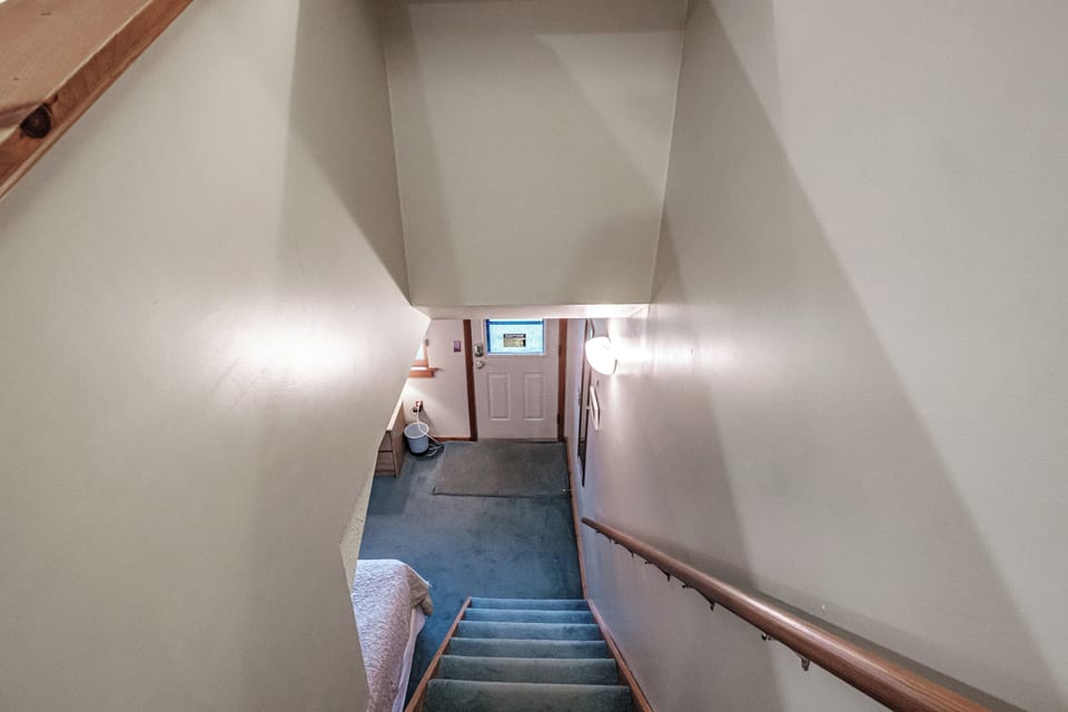 stairs to lower level