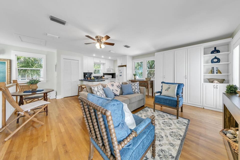 House, Multiple Beds (Relax Awhile - Carriage House) | Living area | TV