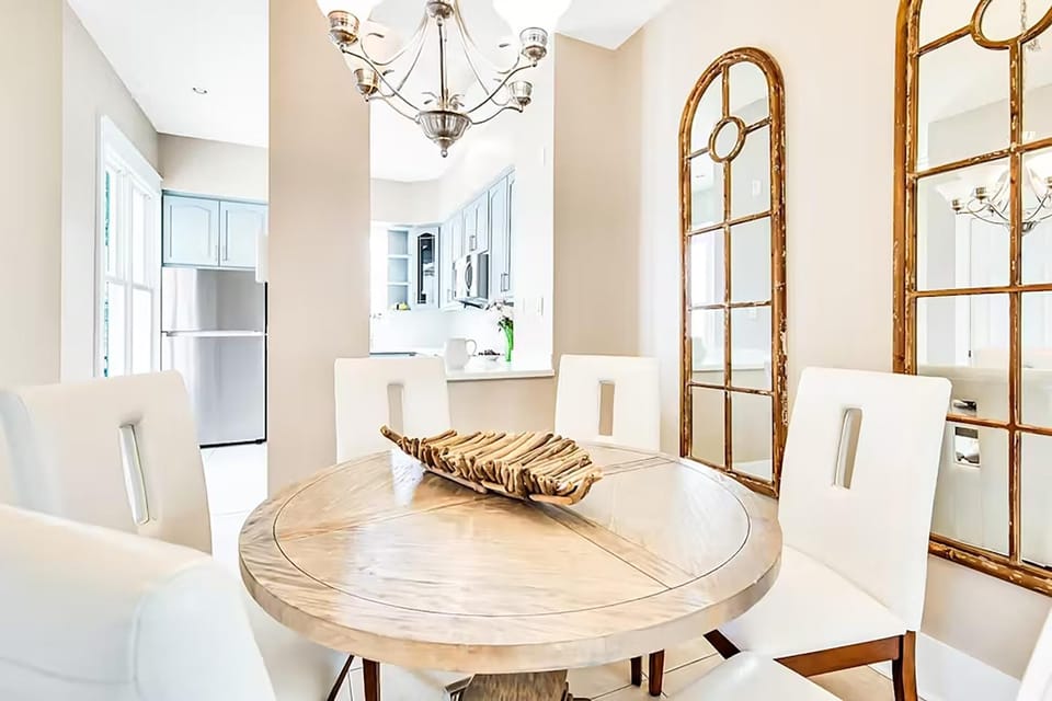 House, Multiple Beds (Relax Awhile - Main House) | Dining