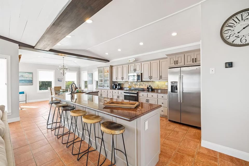 House, Multiple Beds (Dolphin Overlook) | Private kitchen | Oven, toaster