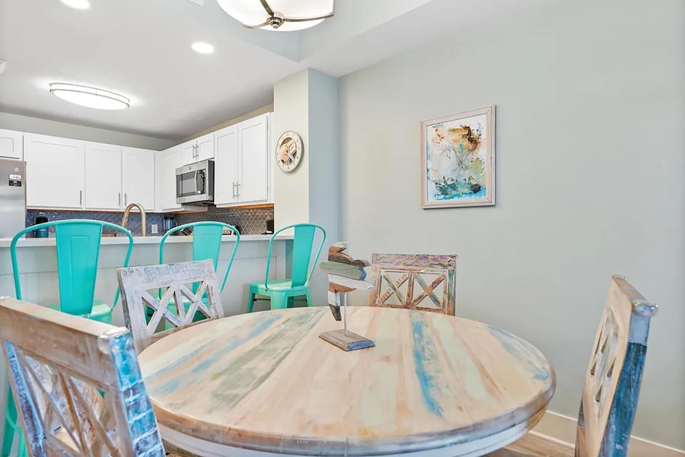 Condo, Multiple Beds (Calypso 3-1011 - Turtle View) | Dining