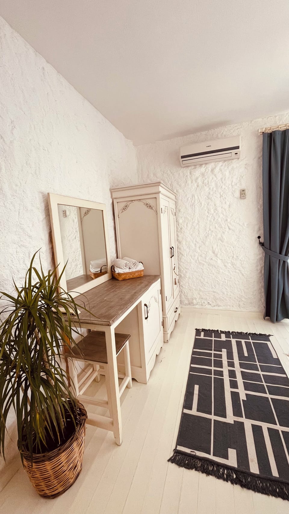 Superior Double Room | Laptop workspace, free WiFi, bed sheets