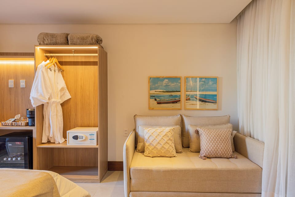 Suite Premium | Premium bedding, pillowtop beds, minibar, in-room safe