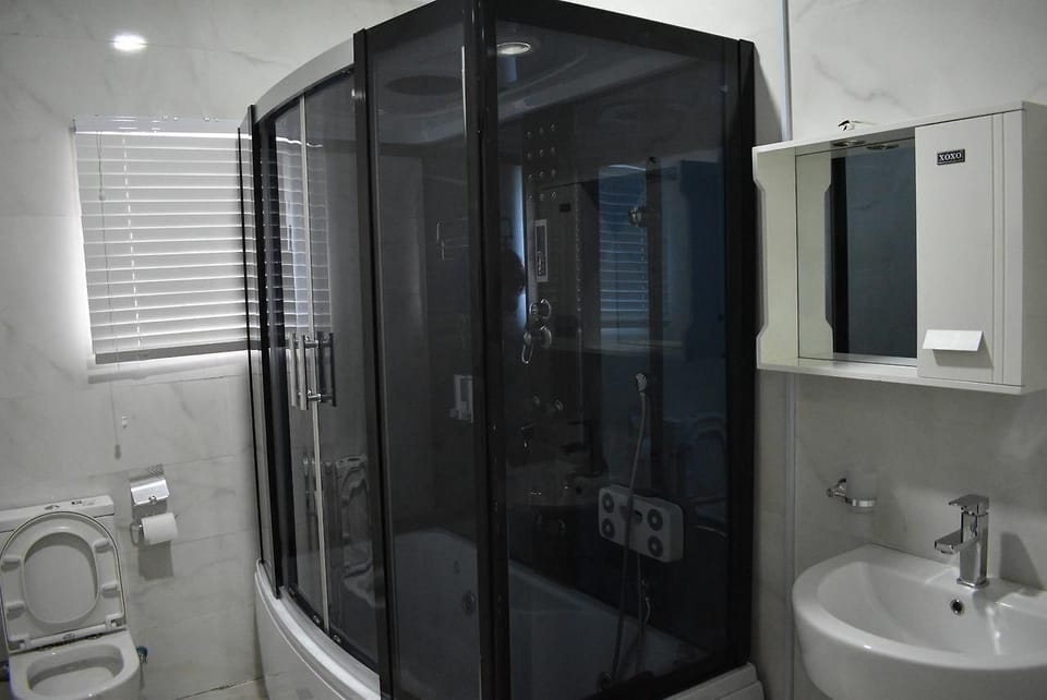 Economy Room, City View | Bathroom | Bathtub, free toiletries, towels, soap