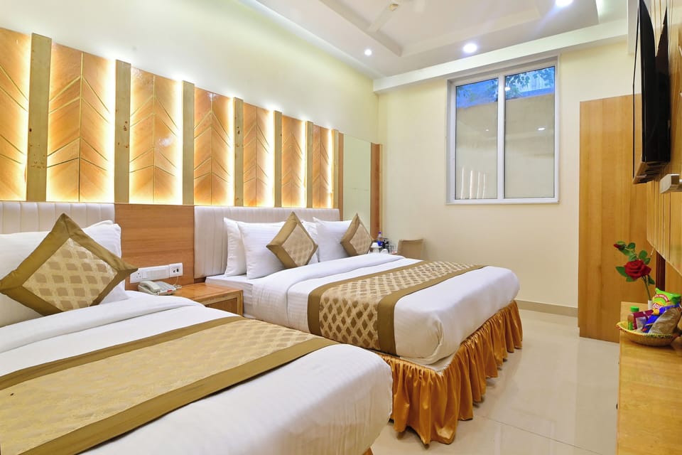 Family Room | In-room safe, blackout drapes, soundproofing, free WiFi