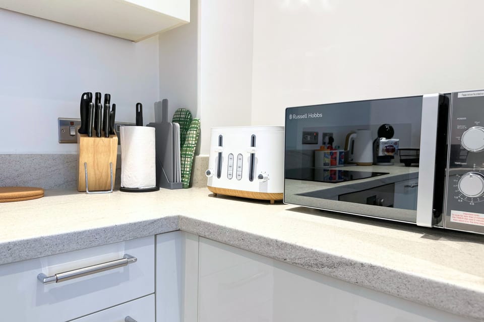 Apartment, 2 Bedrooms, Non Smoking, Kitchen | Private kitchen | Coffee/tea maker, electric kettle, toaster
