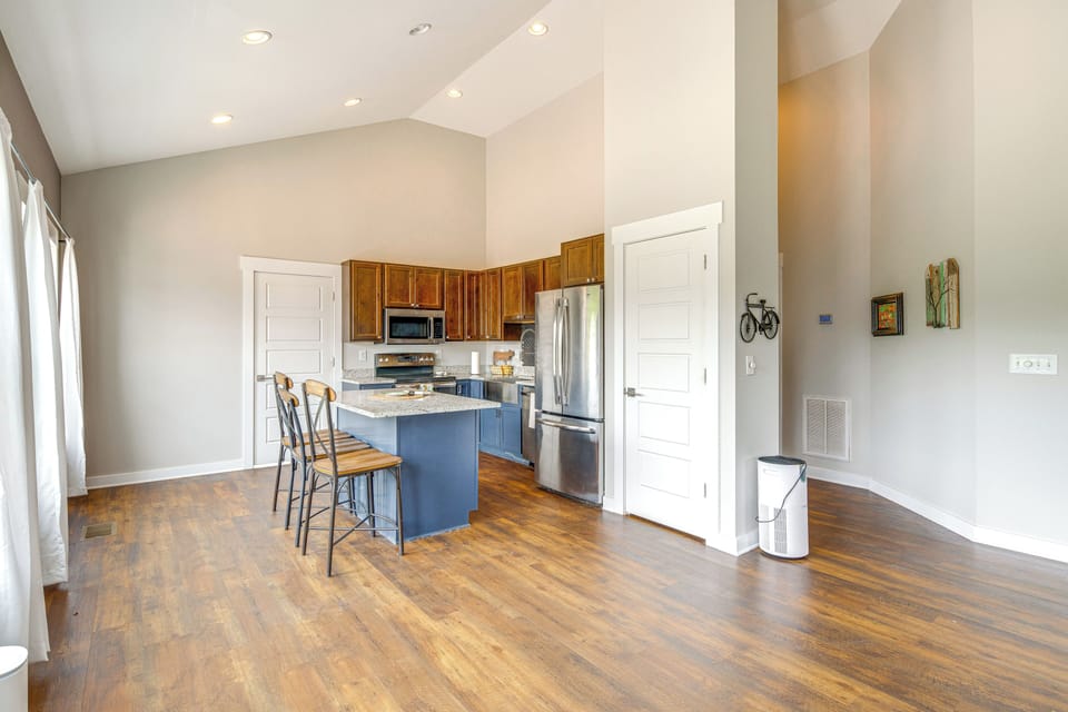 Kitchen | Keurig Coffee Maker | Dishwasher | Cooking Basics
