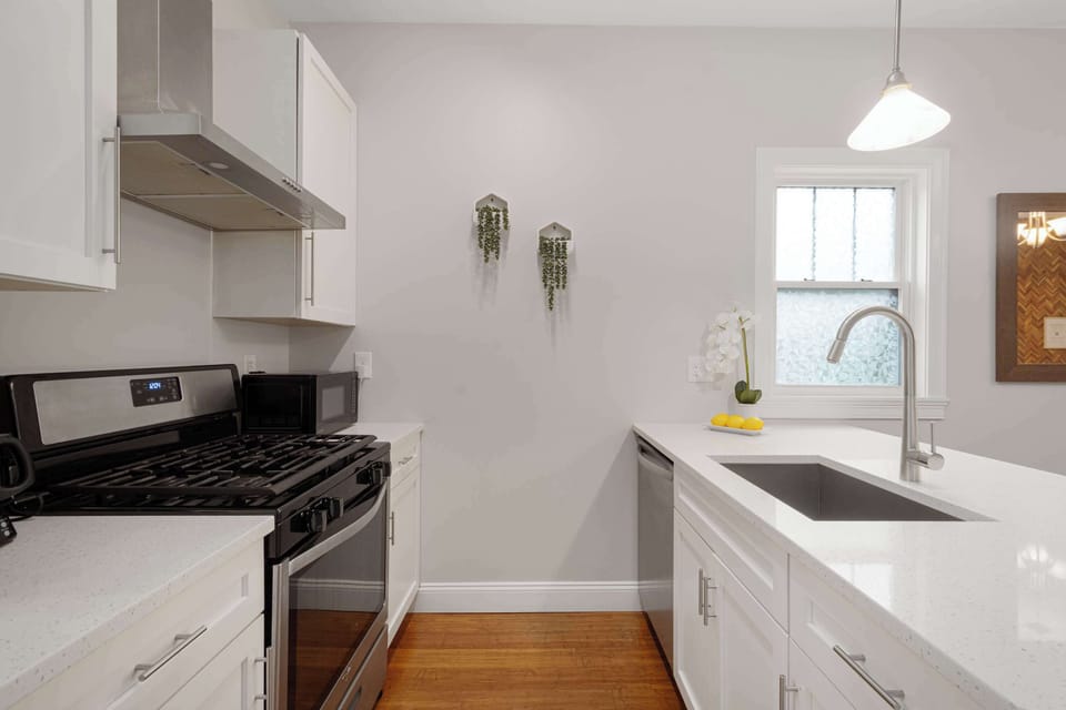 Full kitchen will have you wanting to play chef for the entire getaway