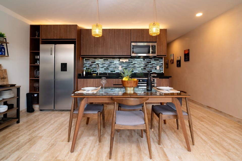 Full kitchen and dining area in E206

