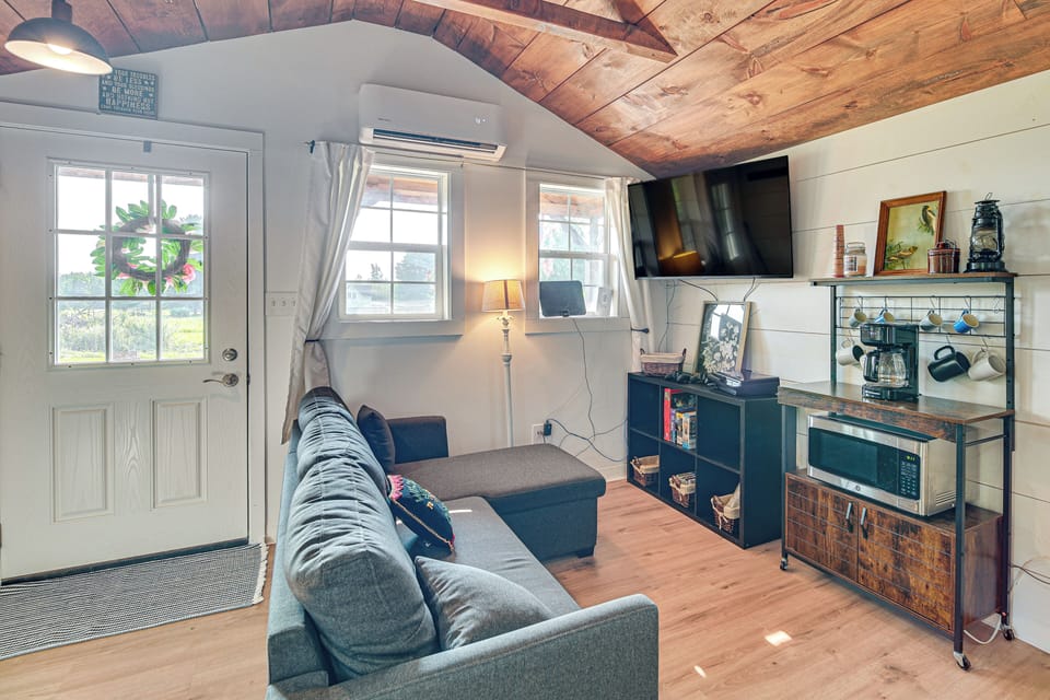 Living Room | Trundle Sleeper Sofa | Smart TV | PlayStation | Free WiFi