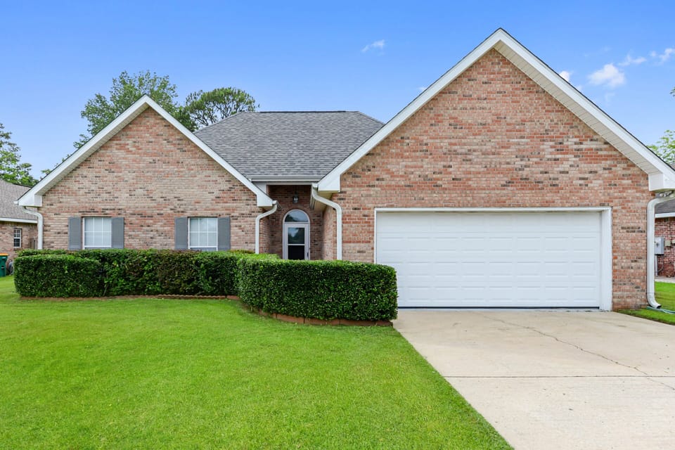 Southern Comfort - near downtown Ocean Springs & beaches 