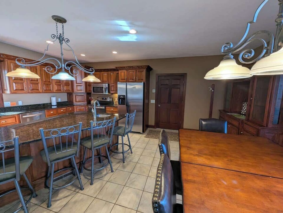 Kitchen/Dining Area