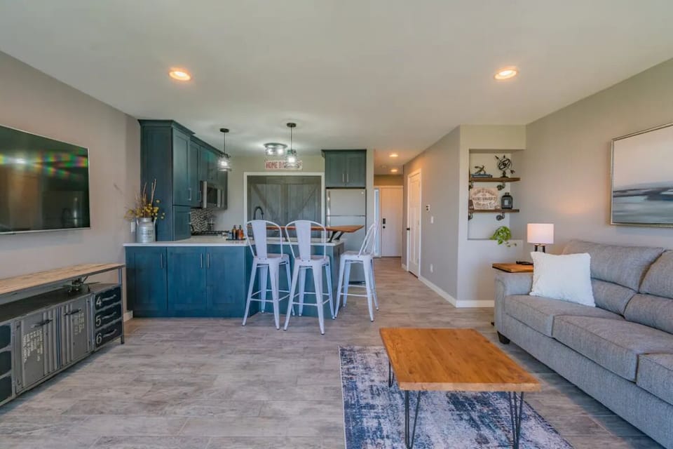 Living area and kitchen overview