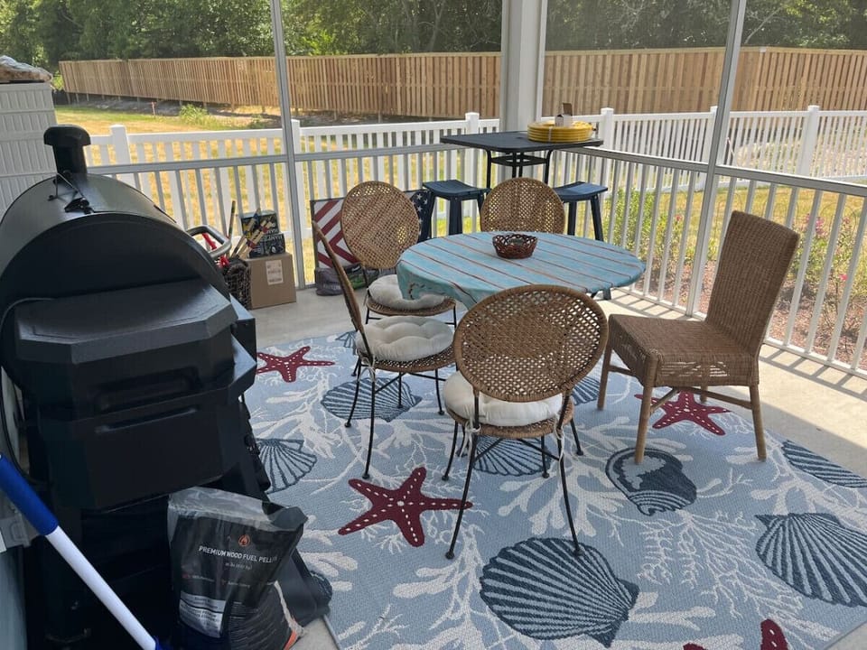 Screened porch
