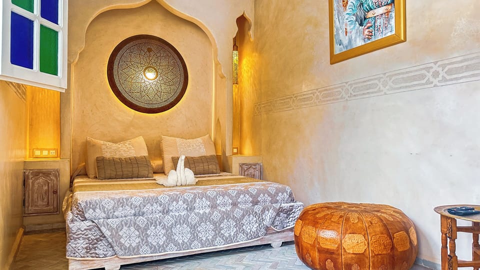 Deluxe Double Room, 1 King Bed, Non Smoking | Hypo-allergenic bedding, pillowtop beds, free cribs/infant beds