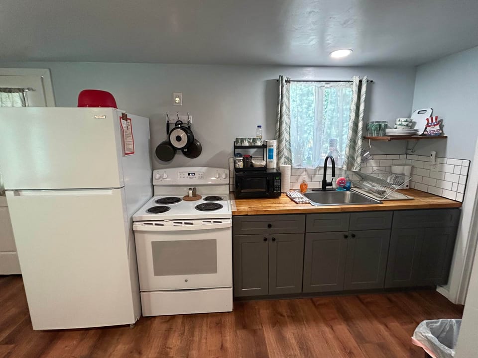 Cabin 1 kitchen