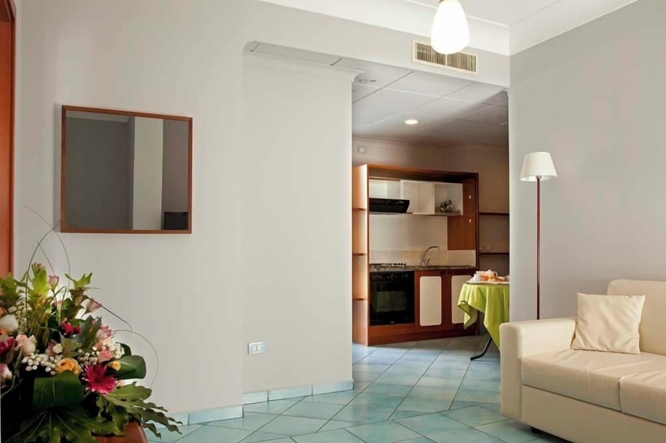 Family Room | Living area | Flat-screen TV, pay movies