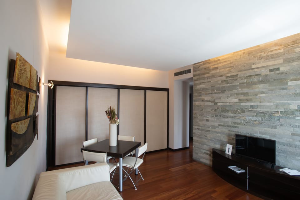 Apartment | In-room safe, desk, soundproofing, iron/ironing board (on request)