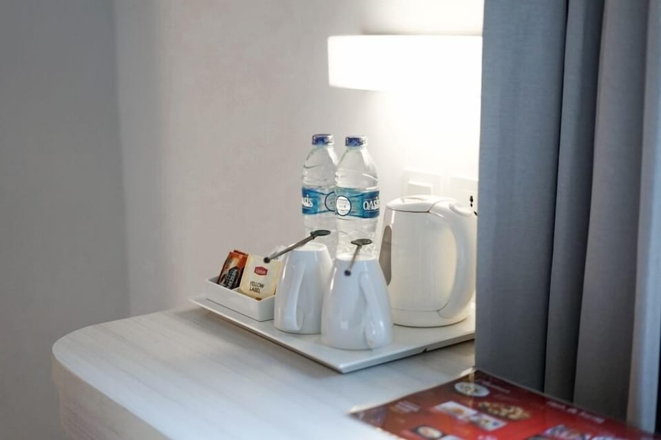 Desk, laptop workspace, free WiFi