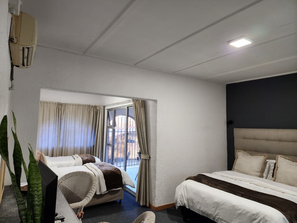 Room, 1 Bedroom, Smoking, Patio | 1 bedroom