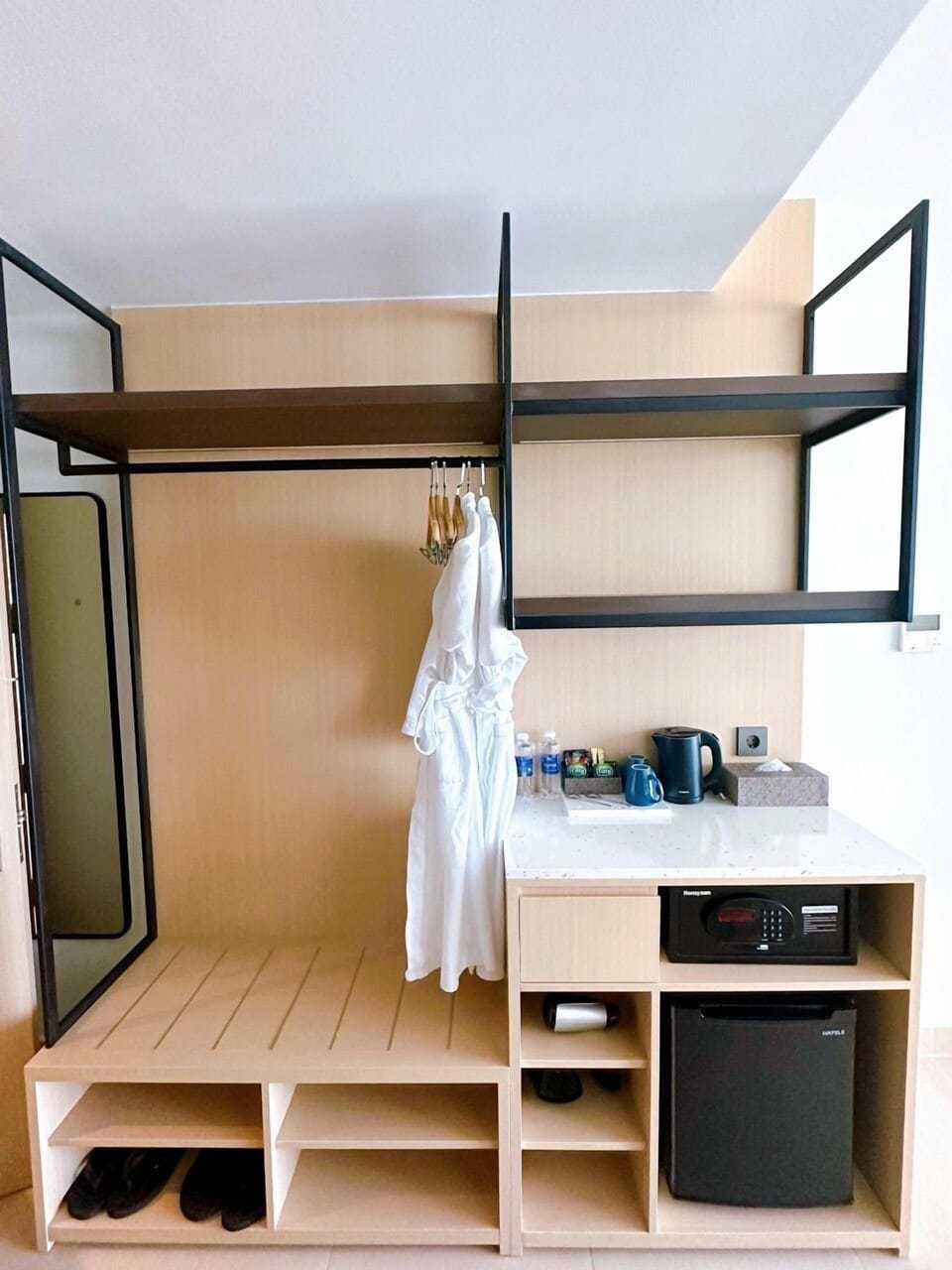 Deluxe Twin Room, Balcony | Premium bedding, pillowtop beds, desk, soundproofing