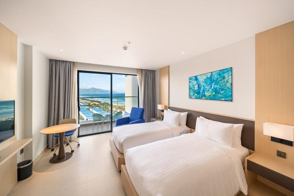 Deluxe Twin Room, Balcony | Premium bedding, pillowtop beds, desk, soundproofing
