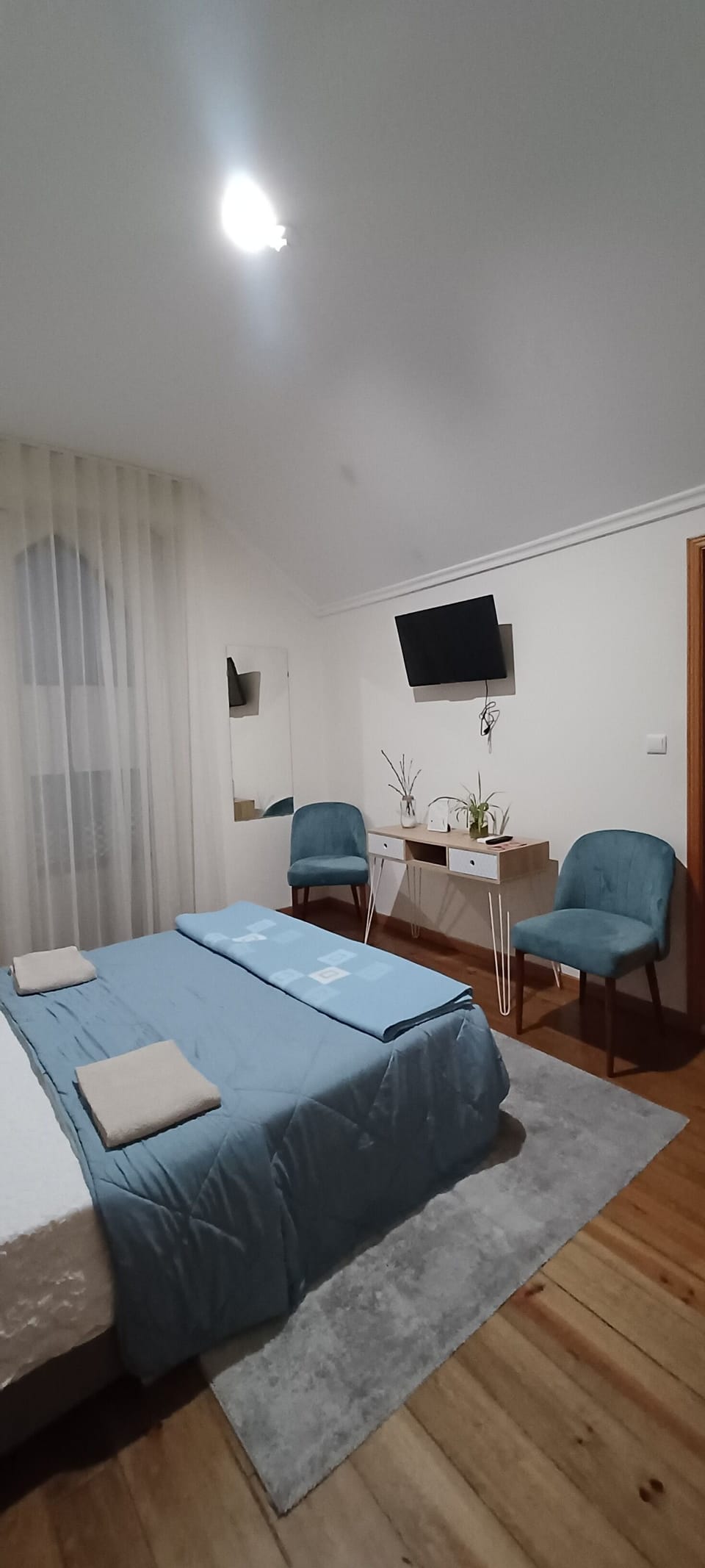 Premium Double Room, 1 Double Bed, Non Smoking, Bathtub | Individually decorated, individually furnished, desk, laptop workspace