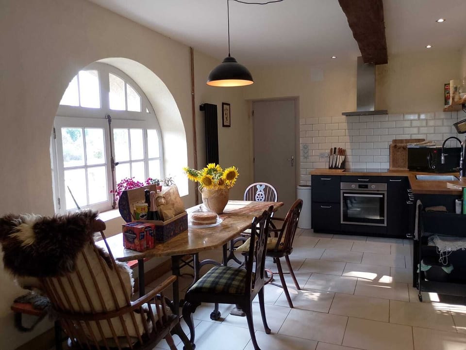 Light and spacious kitchen