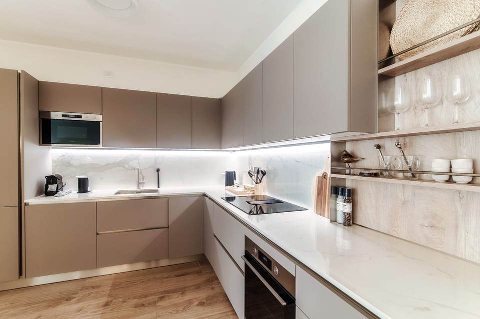 Apartment | Private kitchen | Full-size fridge, oven, stovetop, dishwasher