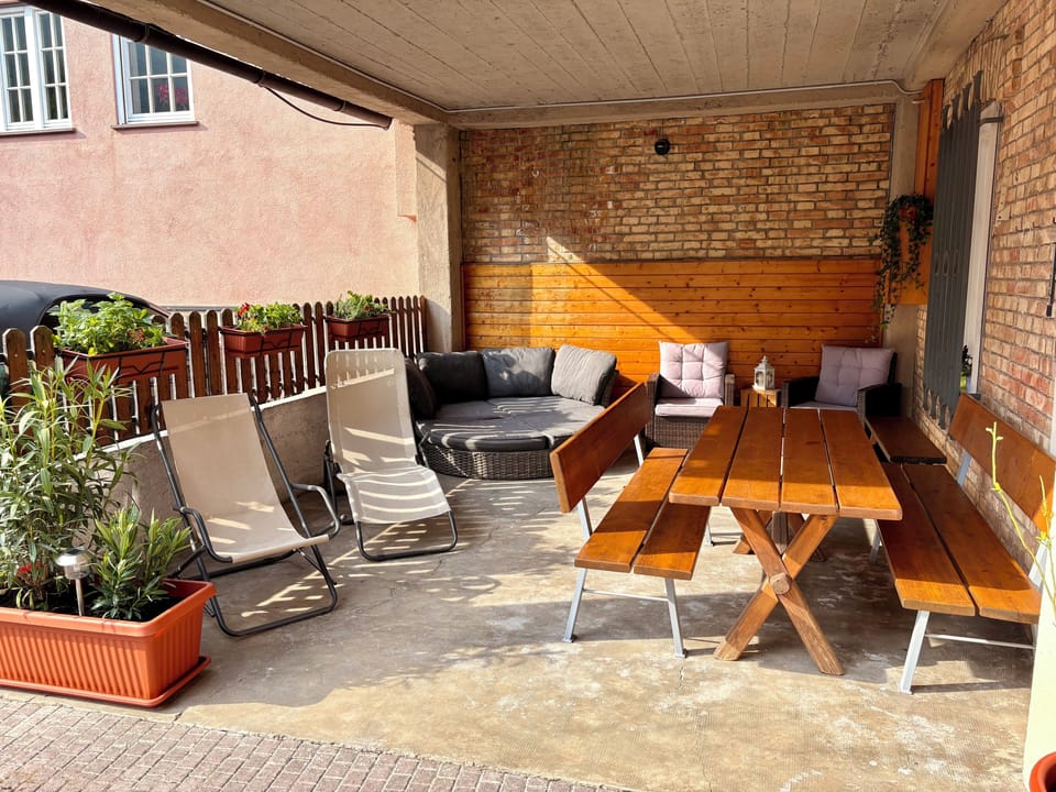 Outdoor dining