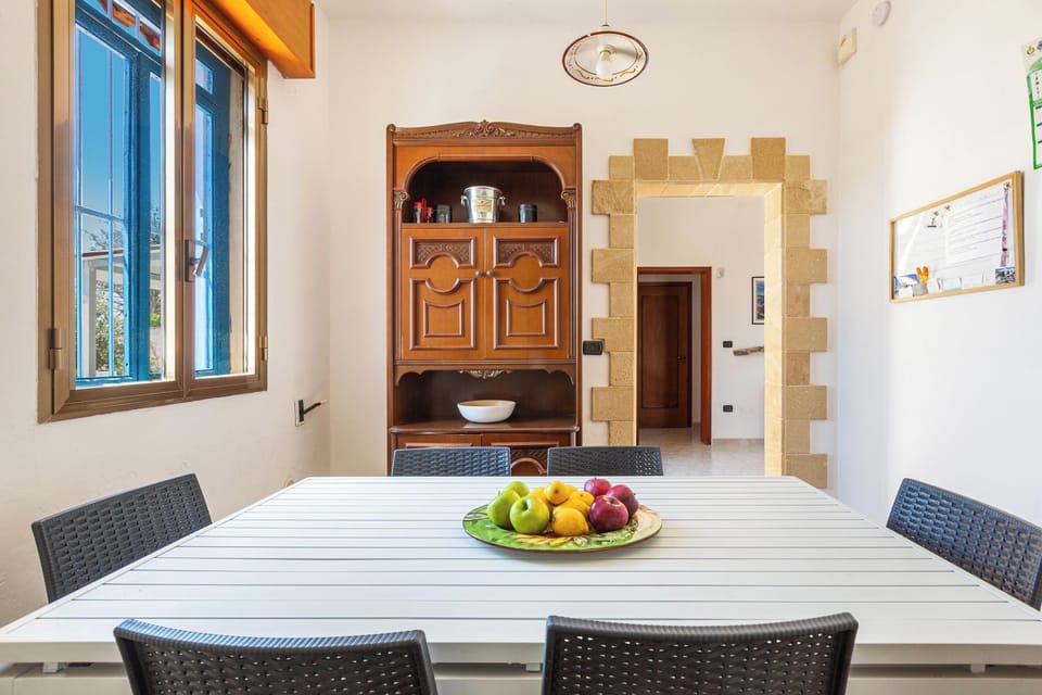 Classic Apartment | Dining room